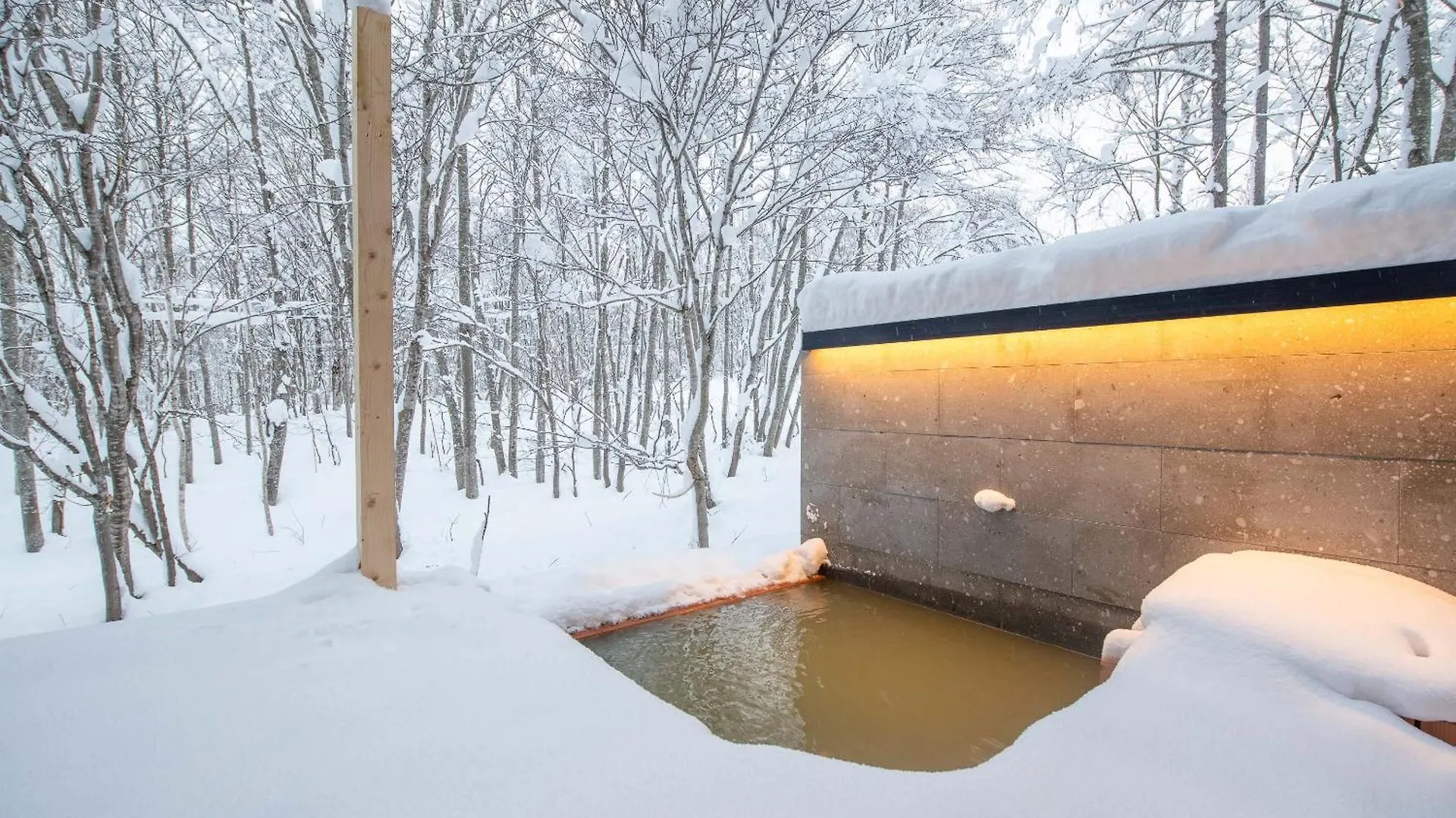 Moraine Onsen Chalet Niseko